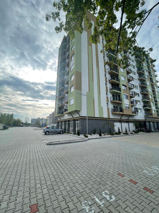 Cadet Holiday Apartman Ezuestpart Siofok Siófok Exterior foto