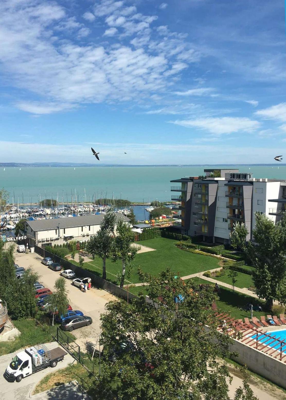 Cadet Holiday Apartman Ezuestpart Siofok Siófok Exterior foto